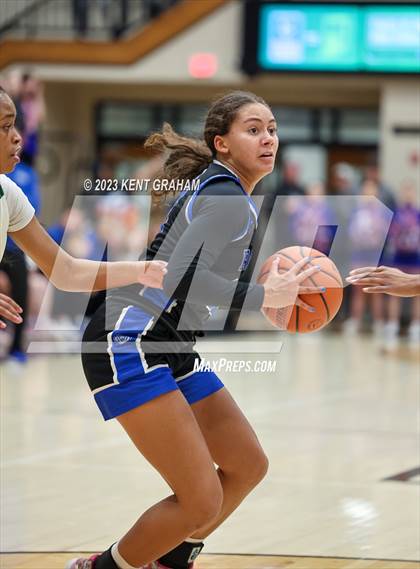 Thumbnail 2 in Hamilton Southeastern vs Zionsville (IHSAA 4A Sectional Semi Final) photogallery.