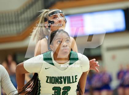 Thumbnail 2 in Hamilton Southeastern vs Zionsville (IHSAA 4A Sectional Semi Final) photogallery.