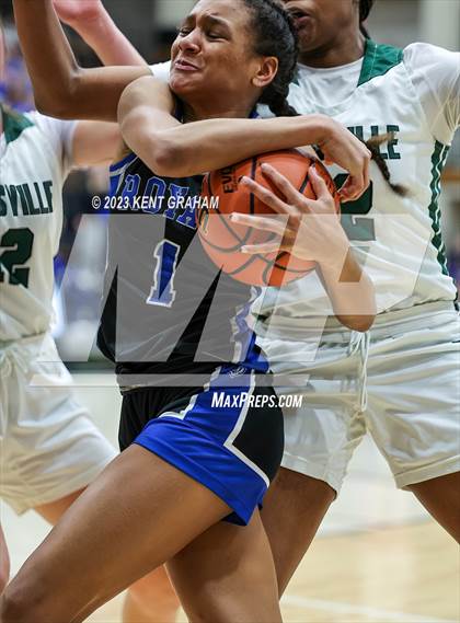 Thumbnail 3 in Hamilton Southeastern vs Zionsville (IHSAA 4A Sectional Semi Final) photogallery.