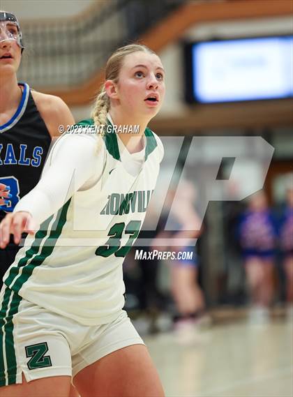 Thumbnail 2 in Hamilton Southeastern vs Zionsville (IHSAA 4A Sectional Semi Final) photogallery.