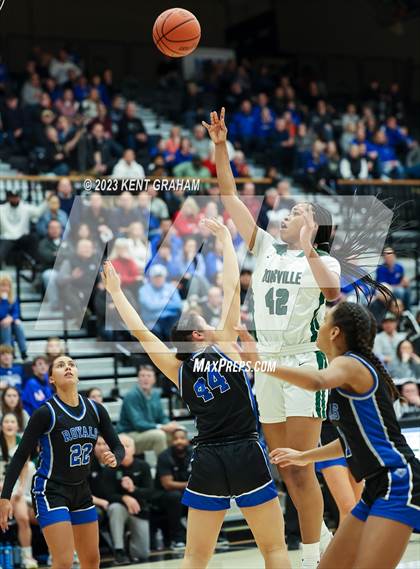 Thumbnail 2 in Hamilton Southeastern vs Zionsville (IHSAA 4A Sectional Semi Final) photogallery.