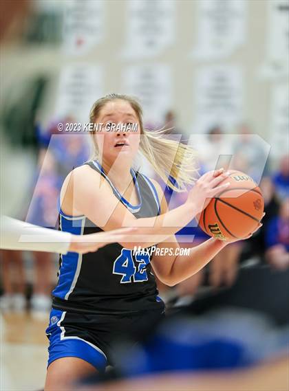 Thumbnail 1 in Hamilton Southeastern vs Zionsville (IHSAA 4A Sectional Semi Final) photogallery.