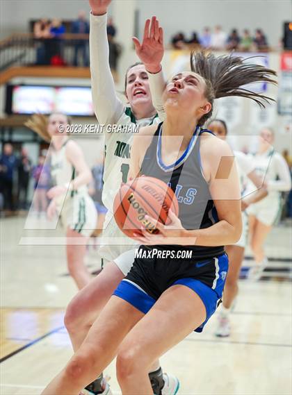Thumbnail 1 in Hamilton Southeastern vs Zionsville (IHSAA 4A Sectional Semi Final) photogallery.