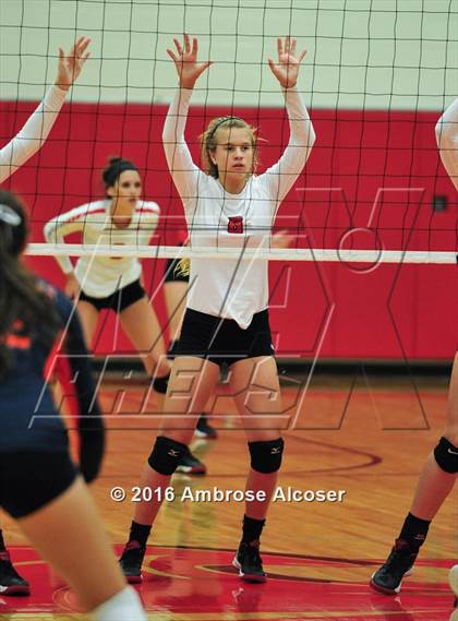 Thumbnail 3 in Seven Lakes @ Katy photogallery.