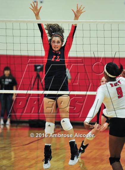 Thumbnail 1 in Seven Lakes @ Katy photogallery.