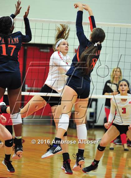 Thumbnail 1 in Seven Lakes @ Katy photogallery.