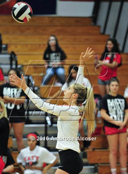 Thumbnail 3 in Seven Lakes @ Katy photogallery.