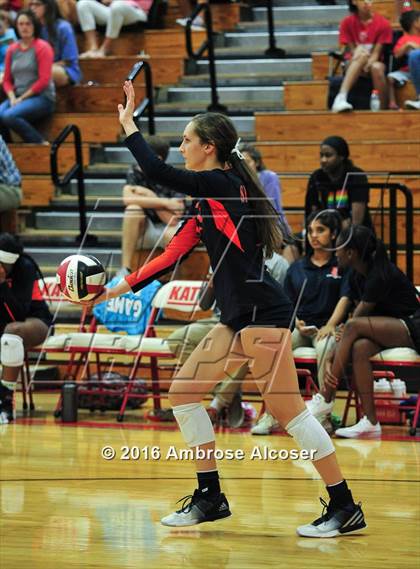 Thumbnail 2 in Seven Lakes @ Katy photogallery.