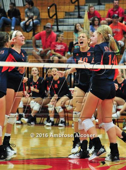 Thumbnail 3 in Seven Lakes @ Katy photogallery.
