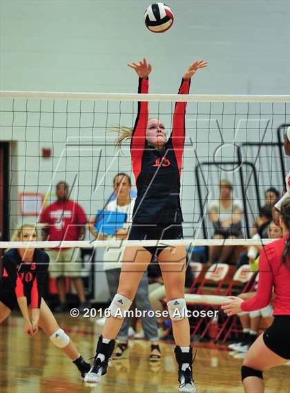 Thumbnail 1 in Seven Lakes @ Katy photogallery.