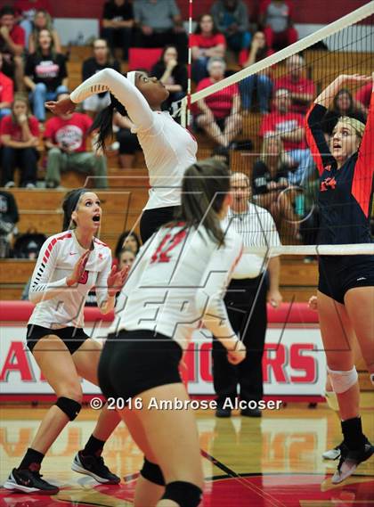 Thumbnail 1 in Seven Lakes @ Katy photogallery.