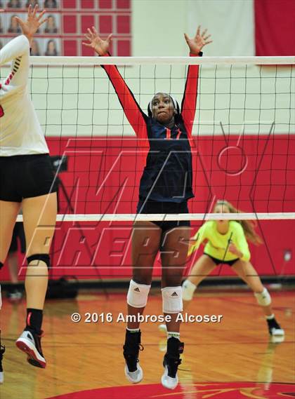 Thumbnail 1 in Seven Lakes @ Katy photogallery.
