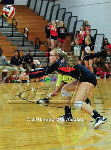 Thumbnail 1 in Seven Lakes @ Katy photogallery.