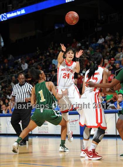 Thumbnail 1 in Mater Dei vs. Long Beach Poly (CIF D1 SoCal Regional Final) photogallery.