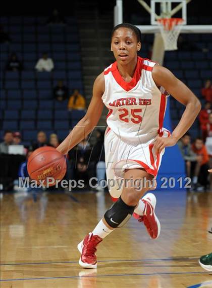 Thumbnail 2 in Mater Dei vs. Long Beach Poly (CIF D1 SoCal Regional Final) photogallery.