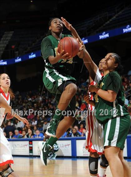 Thumbnail 3 in Mater Dei vs. Long Beach Poly (CIF D1 SoCal Regional Final) photogallery.