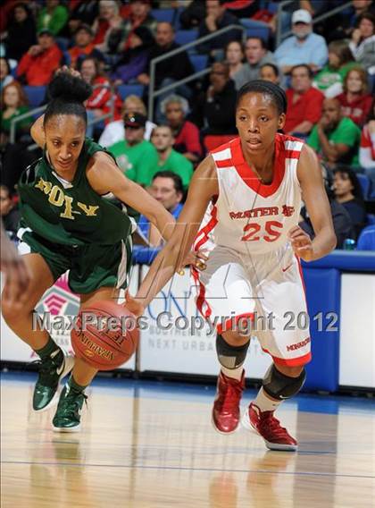 Thumbnail 3 in Mater Dei vs. Long Beach Poly (CIF D1 SoCal Regional Final) photogallery.