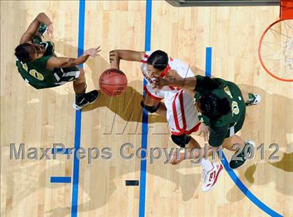 Thumbnail 3 in Mater Dei vs. Long Beach Poly (CIF D1 SoCal Regional Final) photogallery.