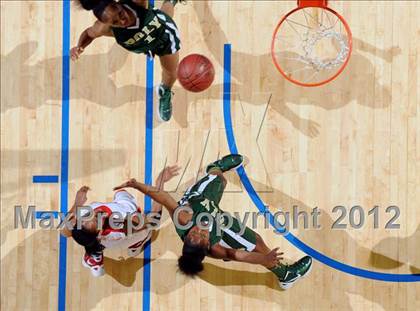 Thumbnail 3 in Mater Dei vs. Long Beach Poly (CIF D1 SoCal Regional Final) photogallery.