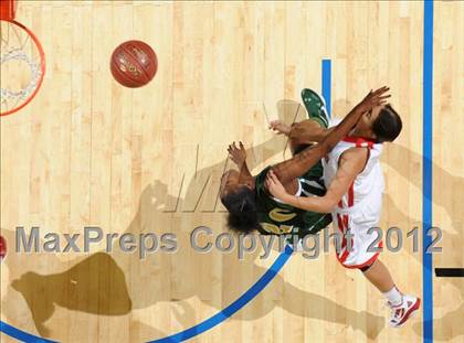Thumbnail 2 in Mater Dei vs. Long Beach Poly (CIF D1 SoCal Regional Final) photogallery.