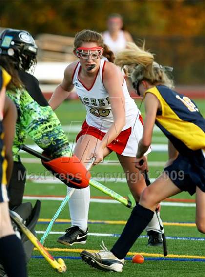 Thumbnail 2 in Northport vs Sachem East photogallery.