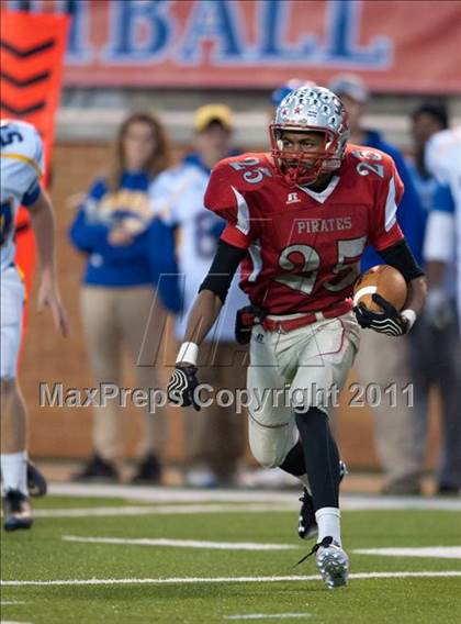Thumbnail 2 in Garner Magnet vs. Page  (NCHSAA 4AA Final) photogallery.