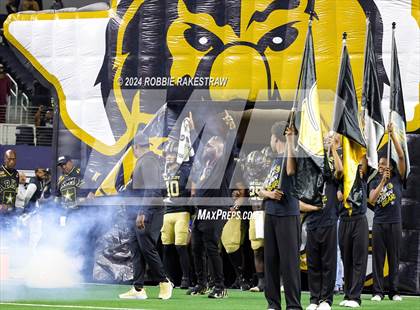 Thumbnail 1 in South Oak Cliff vs. Randle (UIL 5A Division II Football Final) photogallery.