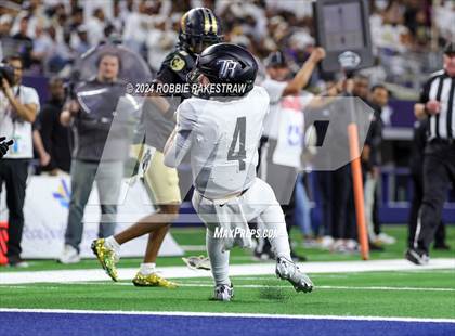 Thumbnail 1 in South Oak Cliff vs. Randle (UIL 5A Division II Football Final) photogallery.