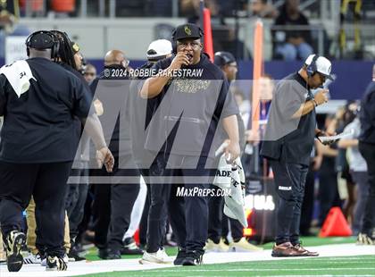 Thumbnail 3 in South Oak Cliff vs. Randle (UIL 5A Division II Football Final) photogallery.
