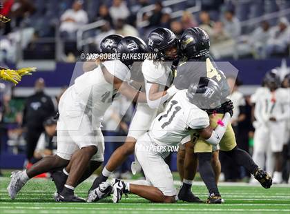 Thumbnail 3 in South Oak Cliff vs. Randle (UIL 5A Division II Football Final) photogallery.