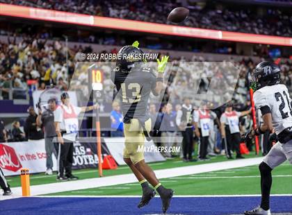 Thumbnail 2 in South Oak Cliff vs. Randle (UIL 5A Division II Football Final) photogallery.