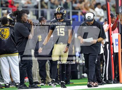 Thumbnail 3 in South Oak Cliff vs. Randle (UIL 5A Division II Football Final) photogallery.