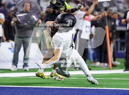 Thumbnail 2 in South Oak Cliff vs. Randle (UIL 5A Division II Football Final) photogallery.