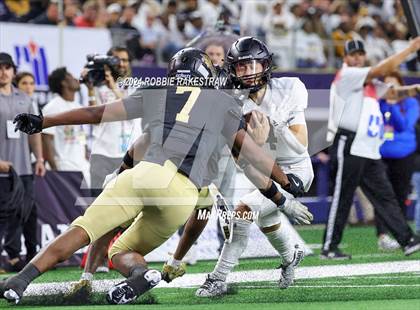 Thumbnail 3 in South Oak Cliff vs. Randle (UIL 5A Division II Football Final) photogallery.
