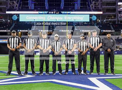 Thumbnail 1 in South Oak Cliff vs. Randle (UIL 5A Division II Football Final) photogallery.
