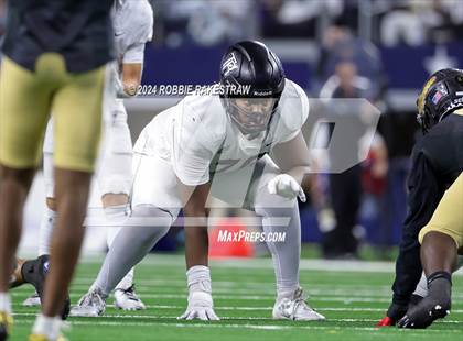 Thumbnail 1 in South Oak Cliff vs. Randle (UIL 5A Division II Football Final) photogallery.