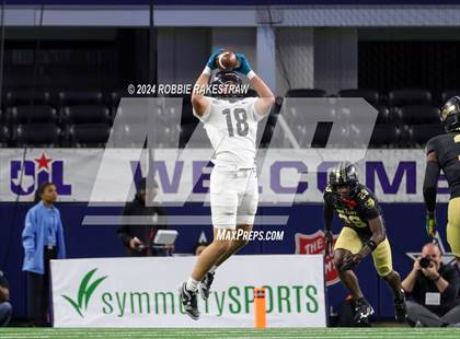 Thumbnail 2 in South Oak Cliff vs. Randle (UIL 5A Division II Football Final) photogallery.
