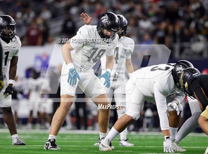 Thumbnail 3 in South Oak Cliff vs. Randle (UIL 5A Division II Football Final) photogallery.