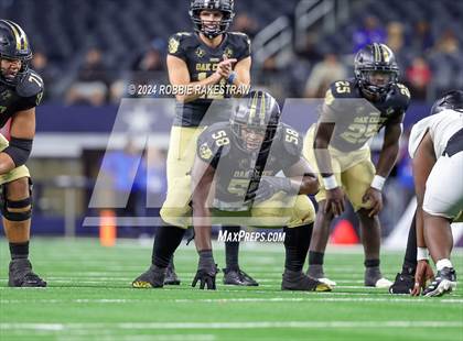 Thumbnail 2 in South Oak Cliff vs. Randle (UIL 5A Division II Football Final) photogallery.