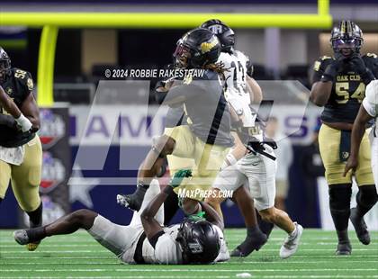 Thumbnail 1 in South Oak Cliff vs. Randle (UIL 5A Division II Football Final) photogallery.