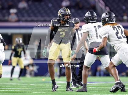 Thumbnail 3 in South Oak Cliff vs. Randle (UIL 5A Division II Football Final) photogallery.