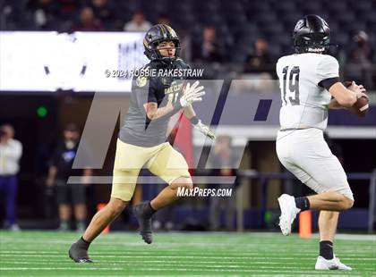 Thumbnail 2 in South Oak Cliff vs. Randle (UIL 5A Division II Football Final) photogallery.