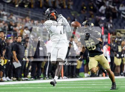 Thumbnail 1 in South Oak Cliff vs. Randle (UIL 5A Division II Football Final) photogallery.