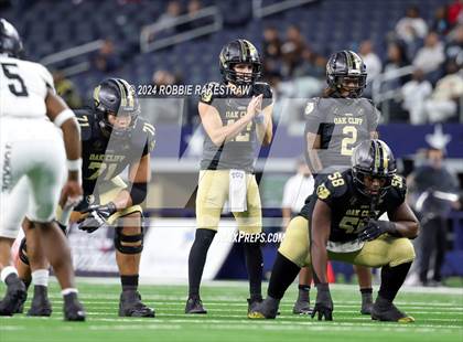 Thumbnail 3 in South Oak Cliff vs. Randle (UIL 5A Division II Football Final) photogallery.