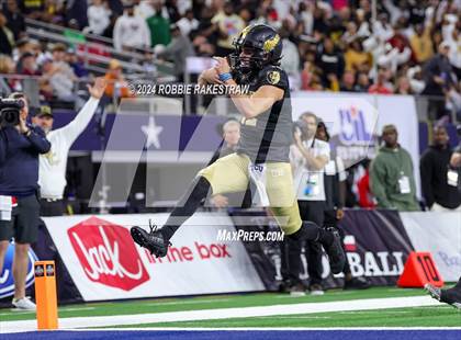 Thumbnail 3 in South Oak Cliff vs. Randle (UIL 5A Division II Football Final) photogallery.