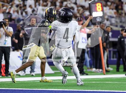Thumbnail 3 in South Oak Cliff vs. Randle (UIL 5A Division II Football Final) photogallery.