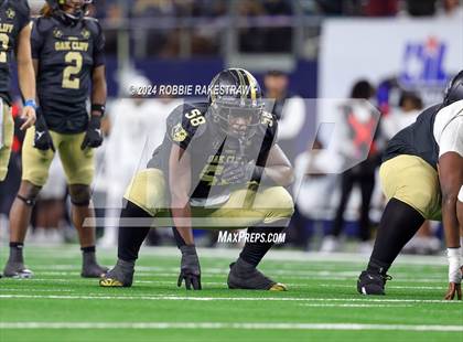 Thumbnail 2 in South Oak Cliff vs. Randle (UIL 5A Division II Football Final) photogallery.