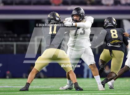 Thumbnail 2 in South Oak Cliff vs. Randle (UIL 5A Division II Football Final) photogallery.
