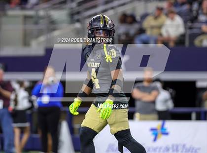 Thumbnail 3 in South Oak Cliff vs. Randle (UIL 5A Division II Football Final) photogallery.