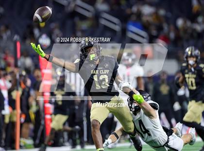 Thumbnail 2 in South Oak Cliff vs. Randle (UIL 5A Division II Football Final) photogallery.